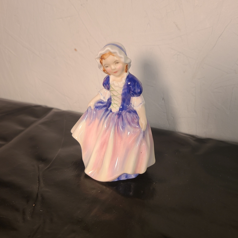 Royal Doulton Dinky Do HN1678 Bone China Art Pottery Figurine Women 1935